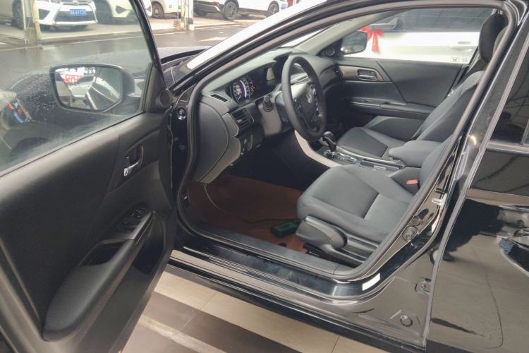 Used Honda Accord 2015 2.0L LX Comfort Edition Driver Seat