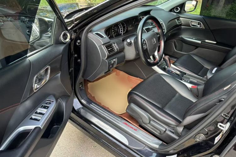 Used Honda Accord 2015 2.0L LX Comfort Edition Driver Seat