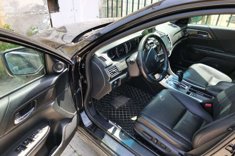 Used Honda Accord 2015 2.0L LXS Elite Edition Driver Seat