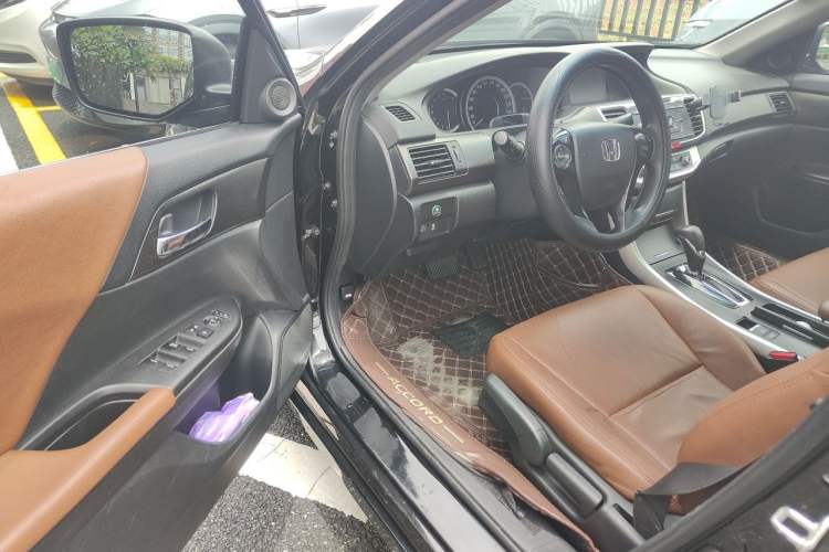 Used Honda Accord 2015 2.0L LX Comfort Edition Driver Seat