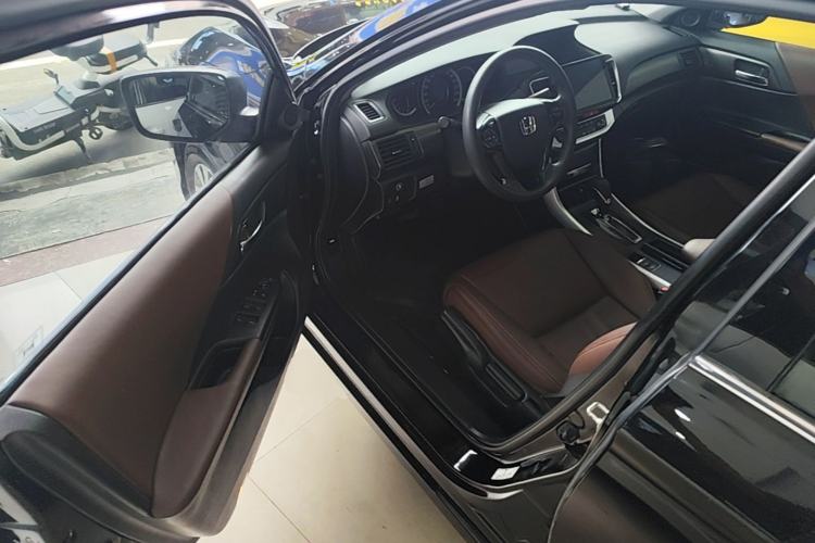 Used Honda Accord 2015 2.0L LX Comfort Edition Driver Seat