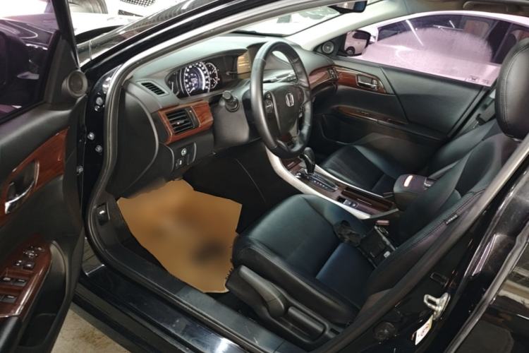 Used Honda Accord 2015 2.0L LX Comfort Edition Driver Seat