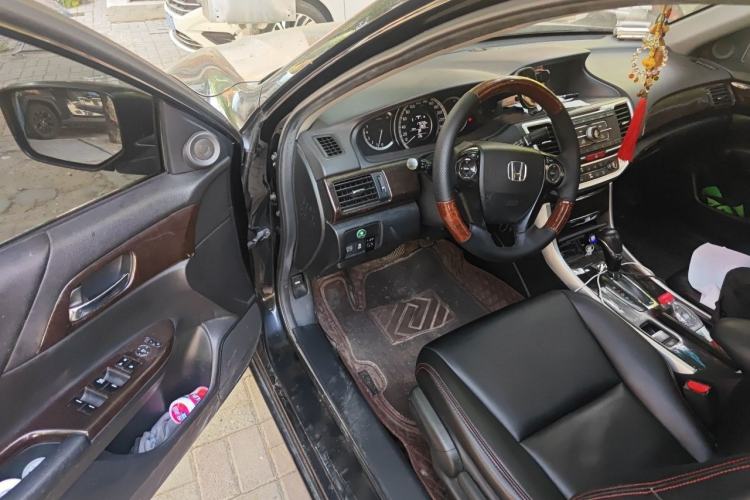 Used Honda Accord 2015 2.0L LX Comfort Edition Driver Seat