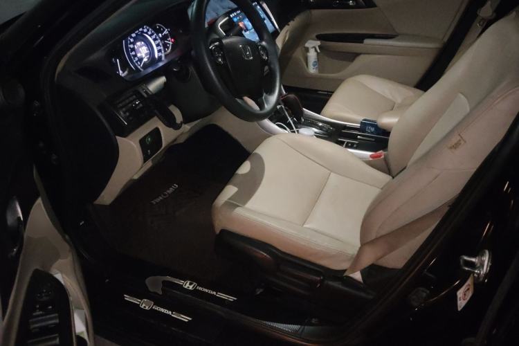 Used Honda Accord 2015 2.0L LX Comfort Edition Driver Seat