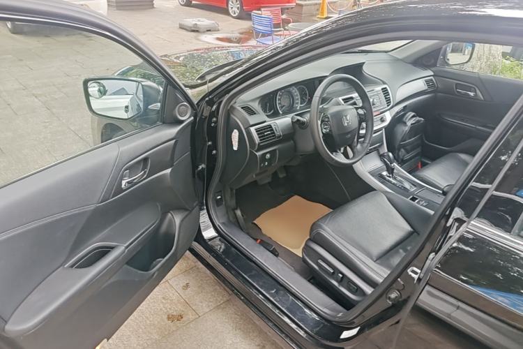 Used Honda Accord 2015 2.0L LXS Elite Edition Driver Seat