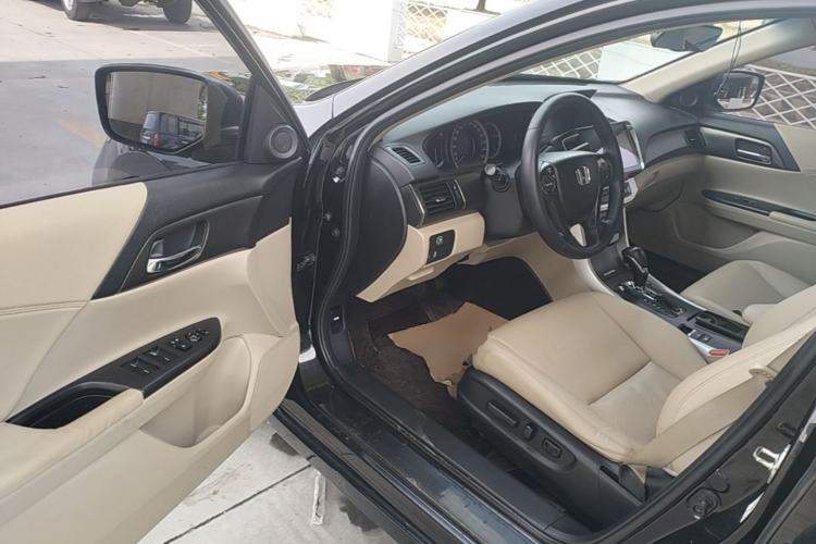Used Honda Accord 2015 2.0L LXS Elite Edition Driver Seat