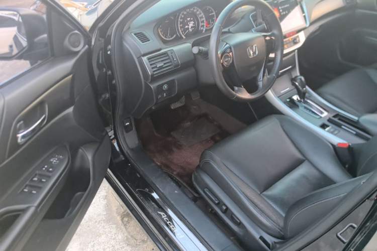 Used Honda Accord 2015 2.0L LXS Elite Edition Driver Seat