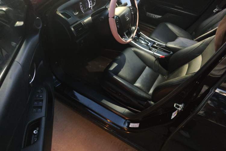 Used Honda Accord 2015 2.0L LXS Elite Edition Driver Seat