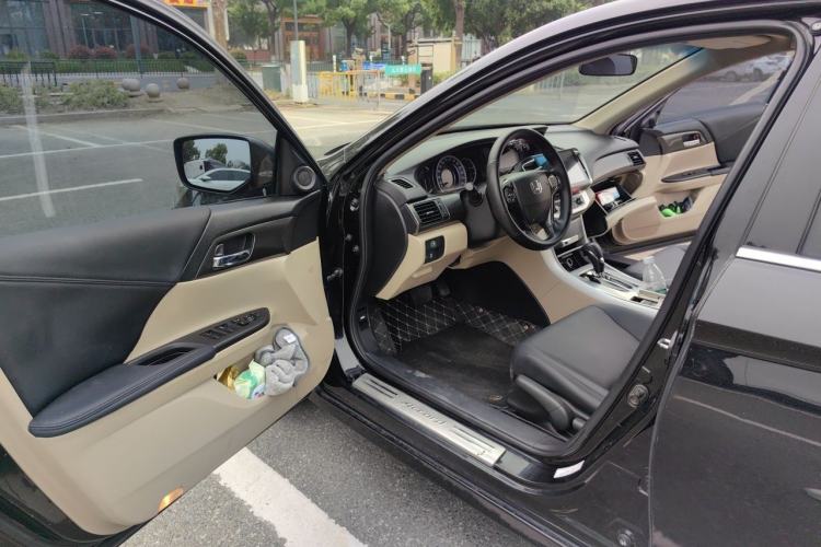Used Honda Accord 2015 2.0L LX Comfort Edition Driver Seat