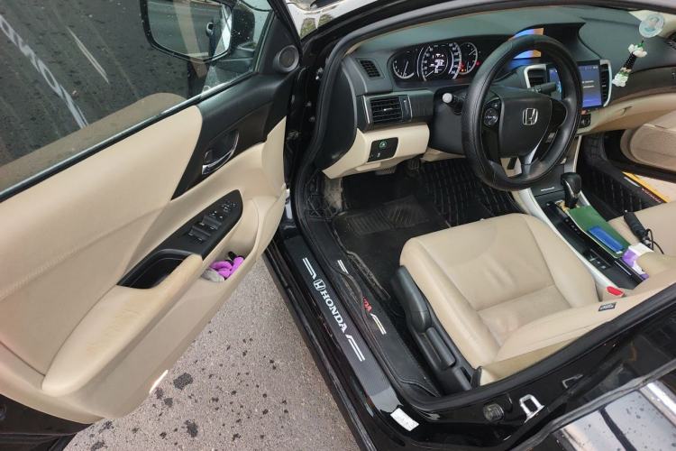 Used Honda Accord 2015 2.0L LX Comfort Edition Driver Seat