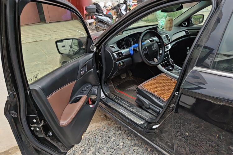 Used Honda Accord 2015 2.0L LX Comfort Edition Driver Seat