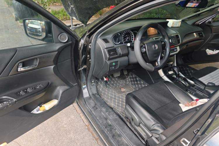 Used Honda Accord 2015 2.0L LX Comfort Edition Driver Seat