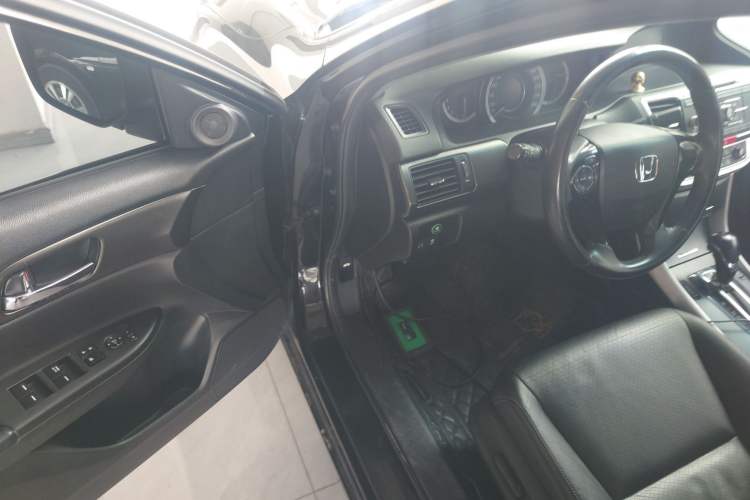 Used Honda Accord 2015 2.0L LXS Elite Edition Driver Seat