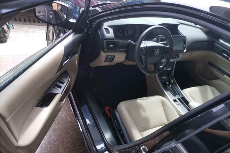 Used Honda Accord 2015 2.0L LXS Elite Edition Driver Seat