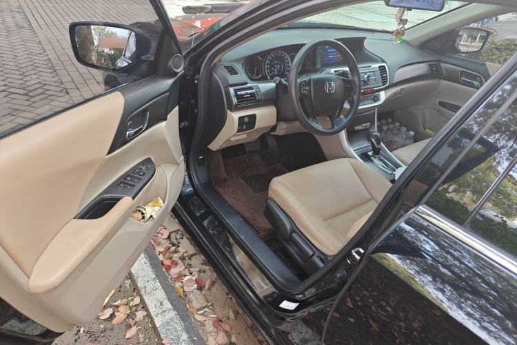 Used Honda Accord 2015 2.0L LX Comfort Edition Driver Seat