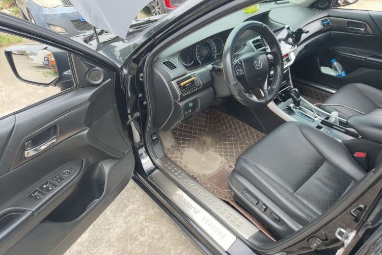 Used Honda Accord 2015 2.0L LXS Elite Edition Driver Seat