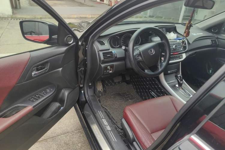 Used Honda Accord 2015 2.0L LX Comfort Edition Driver Seat