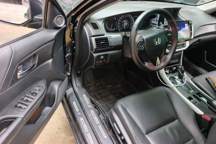 Used Honda Accord 2015 2.0L LXS Elite Edition Driver Seat