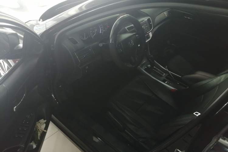 Used Honda Accord 2015 2.0L LX Comfort Edition Driver Seat