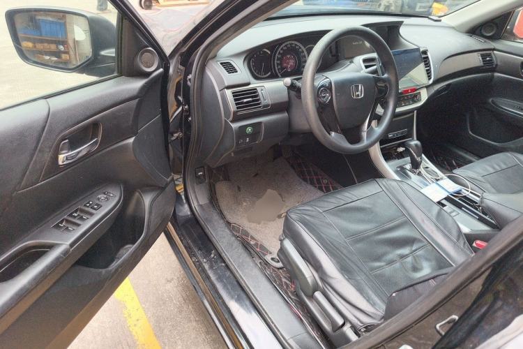 Used Honda Accord 2015 2.0L LX Comfort Edition Driver Seat
