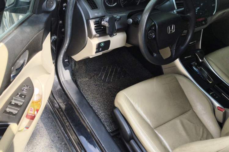 Used Honda Accord 2015 2.0L LX Comfort Edition Driver Seat