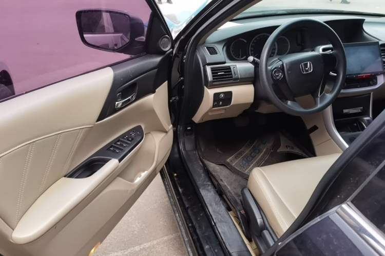 Used Honda Accord 2015 2.0L LX Comfort Edition Driver Seat