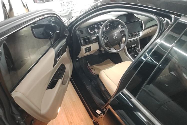 Used Honda Accord 2015 2.0L LX Comfort Edition Driver Seat