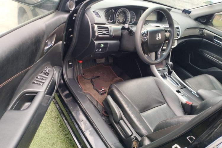 Used Honda Accord 2015 2.0L LX Comfort Edition Driver Seat