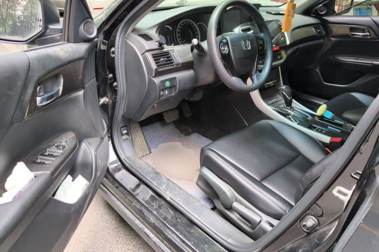 Used Honda Accord 2015 2.0L LX Comfort Edition Driver Seat