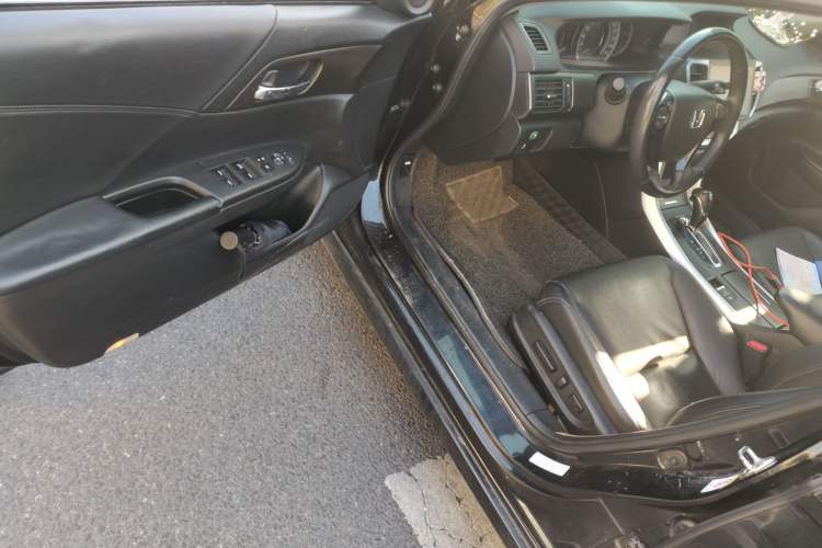 Used Honda Accord 2015 2.0L LXS Elite Edition Driver Seat