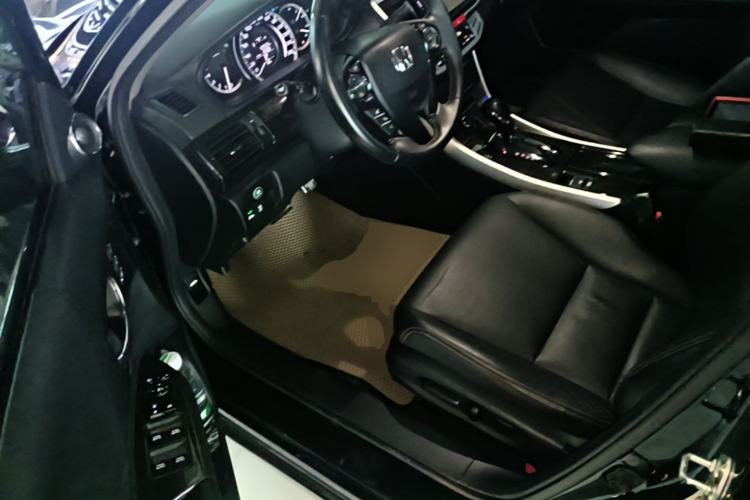 Used Honda Accord 2015 3.0L VTI Prestige Edition Driver Seat