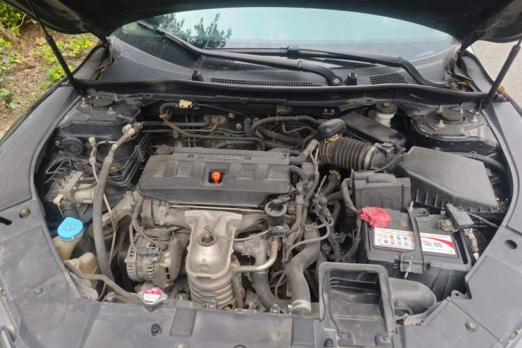 Used Honda Accord 2015 2.0L LX Comfort Edition Engine Bay