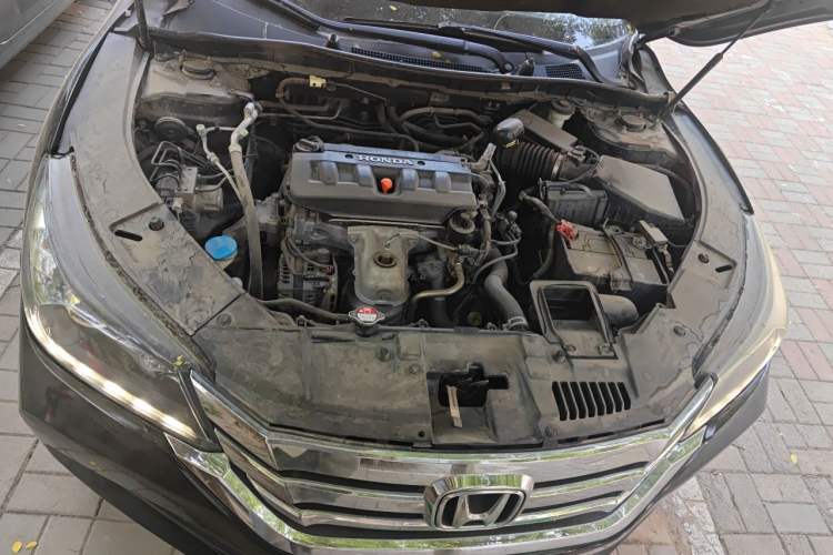 Used Honda Accord 2015 2.0L LX Comfort Edition Engine Bay
