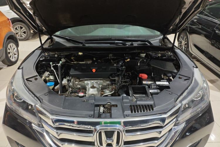 Used Honda Accord 2015 2.0L LX Comfort Edition Engine Bay