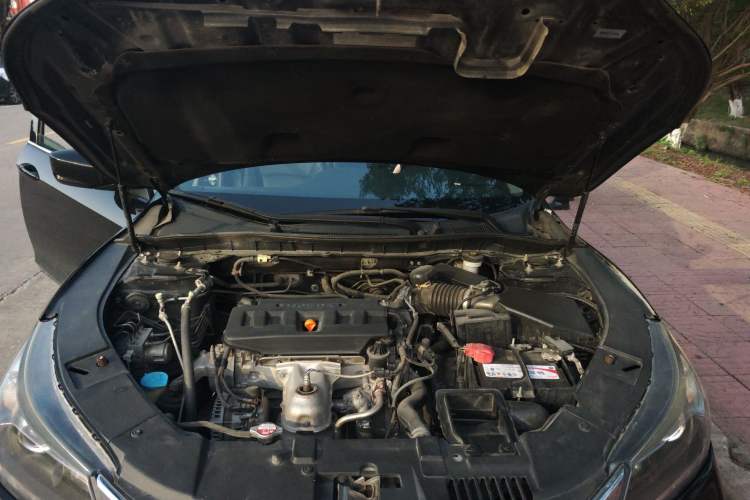 Used Honda Accord 2015 2.0L LXS Elite Edition Engine Bay