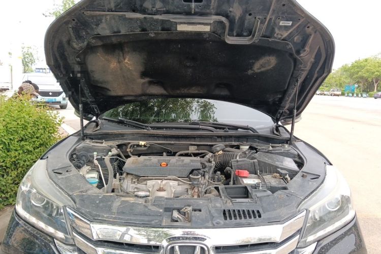 Used Honda Accord 2015 2.0L LX Comfort Edition Engine Bay