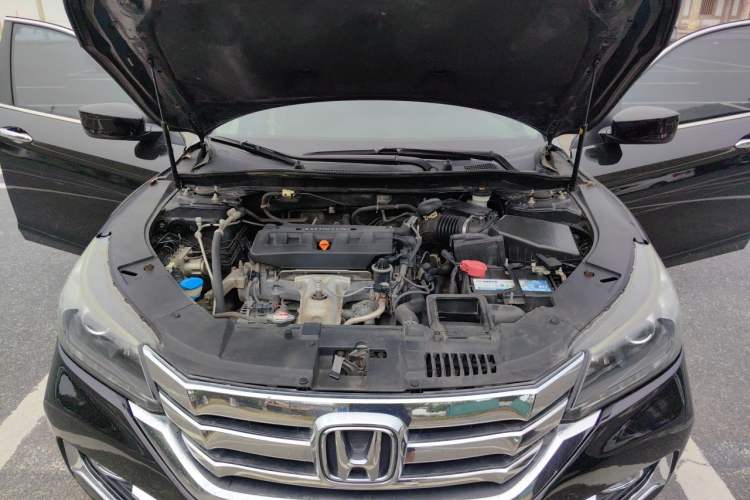 Used Honda Accord 2015 2.0L LX Comfort Edition Engine Bay