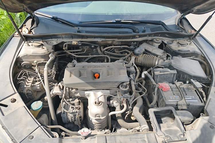 Used Honda Accord 2015 2.0L LXS Elite Edition Engine Bay