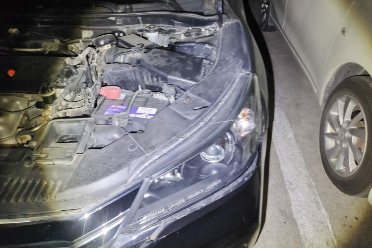 Used Honda Accord 2015 2.0L LX Comfort Edition Engine Bay Left