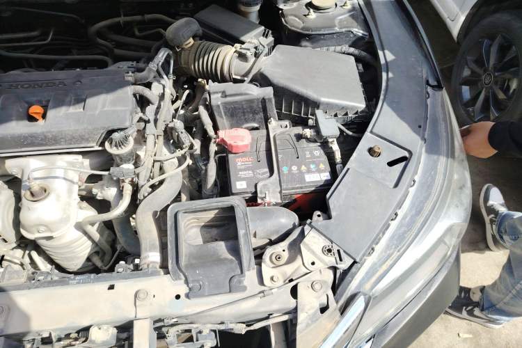 Used Honda Accord 2015 2.0L LX Comfort Edition Engine Bay Left