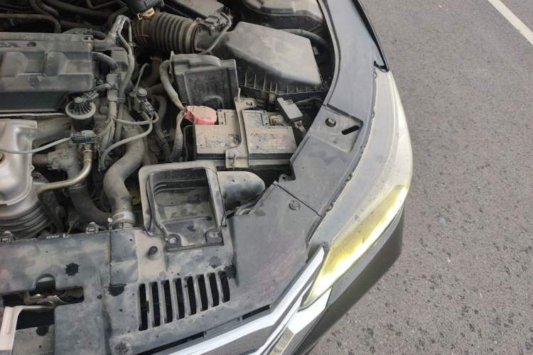 Used Honda Accord 2015 2.0L LX Comfort Edition Engine Bay Left