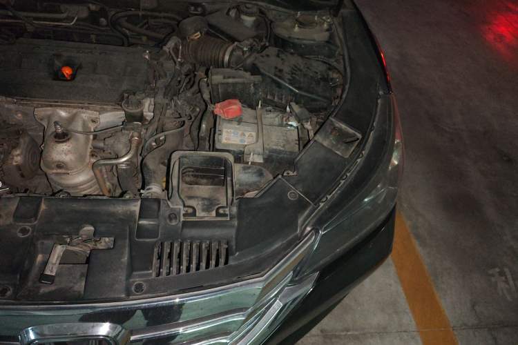 Used Honda Accord 2015 2.0L LX Comfort Edition Engine Bay Left