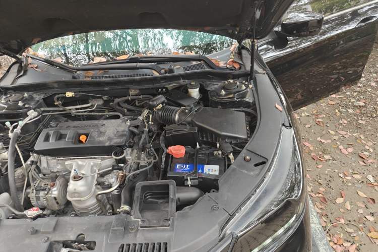 Used Honda Accord 2015 2.0L LX Comfort Edition Engine Bay Left