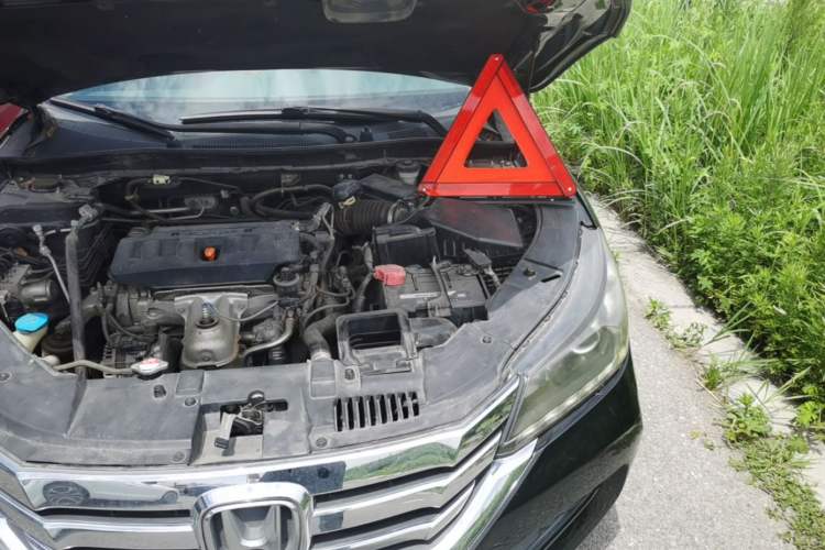 Used Honda Accord 2015 2.0L LX Comfort Edition Engine Bay Left