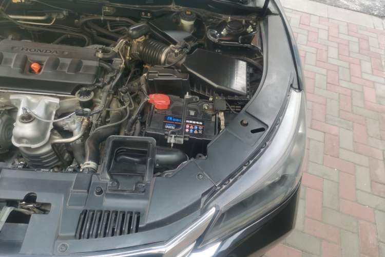 Used Honda Accord 2015 2.0L LX Comfort Edition Engine Bay Left