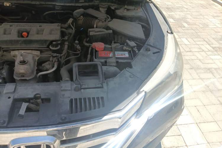 Used Honda Accord 2015 2.0L LX Comfort Edition Engine Bay Left