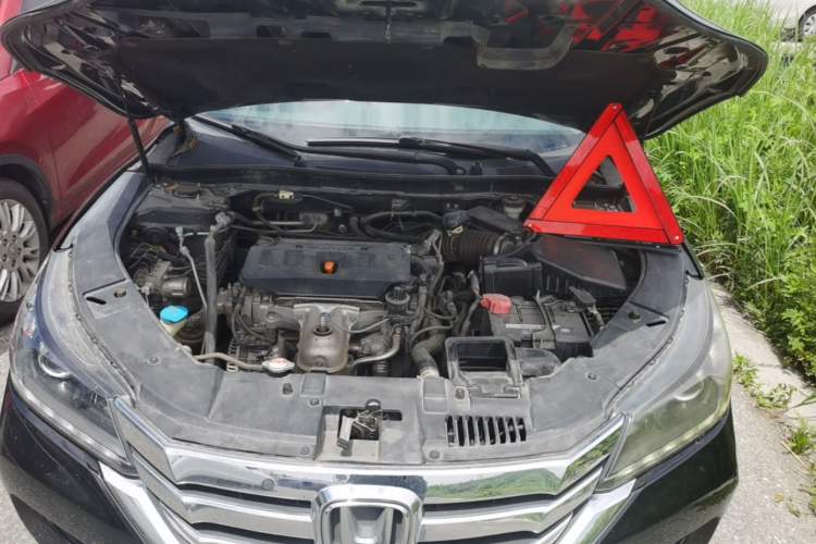Used Honda Accord 2015 2.0L LX Comfort Edition Engine Bay