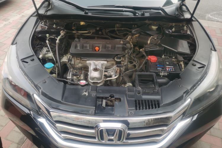 Used Honda Accord 2015 2.0L LX Comfort Edition Engine Bay