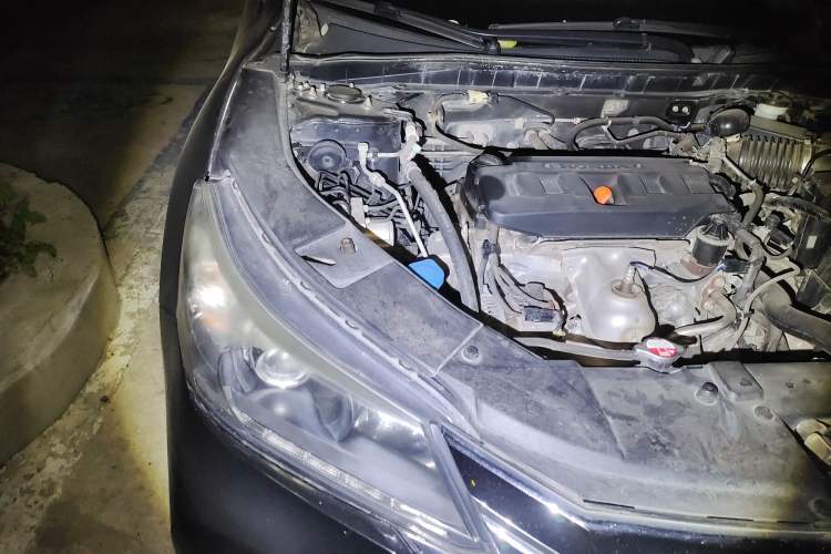 Used Honda Accord 2015 2.0L LX Comfort Edition Engine Bay Right