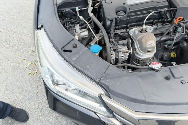 Used Honda Accord 2015 2.4L EX Luxury Edition Engine Bay Right